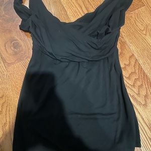 BLACK CROSS-NECK TANK